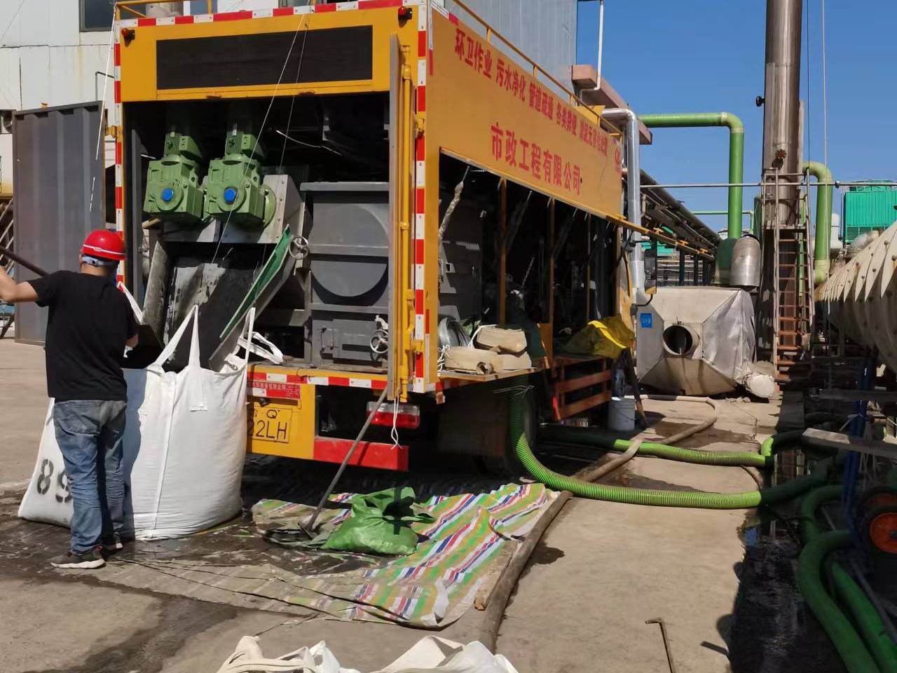 敦化淤泥压干处理